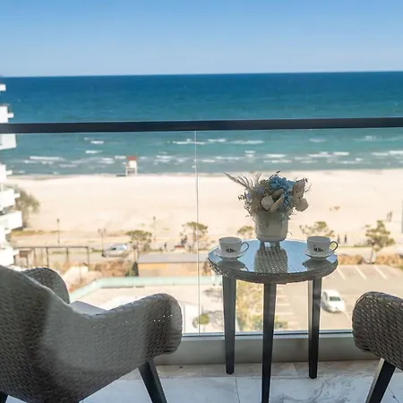 Manhattan In Infinity Pools And Parking شقة Năvodari
