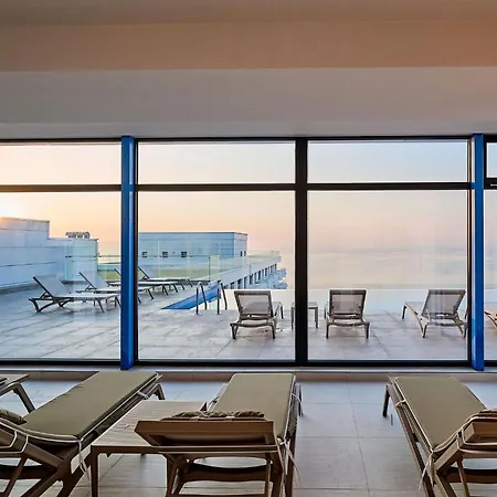 Manhattan In Infinity Pools And Parking Năvodari