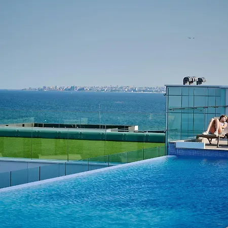 Manhattan In Infinity Pools And Parking شقة
